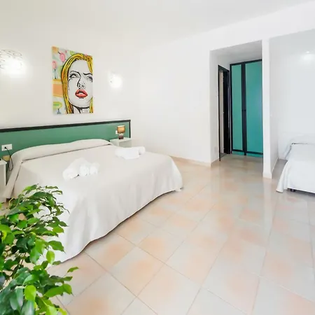 Lamanna's Hotel 3*